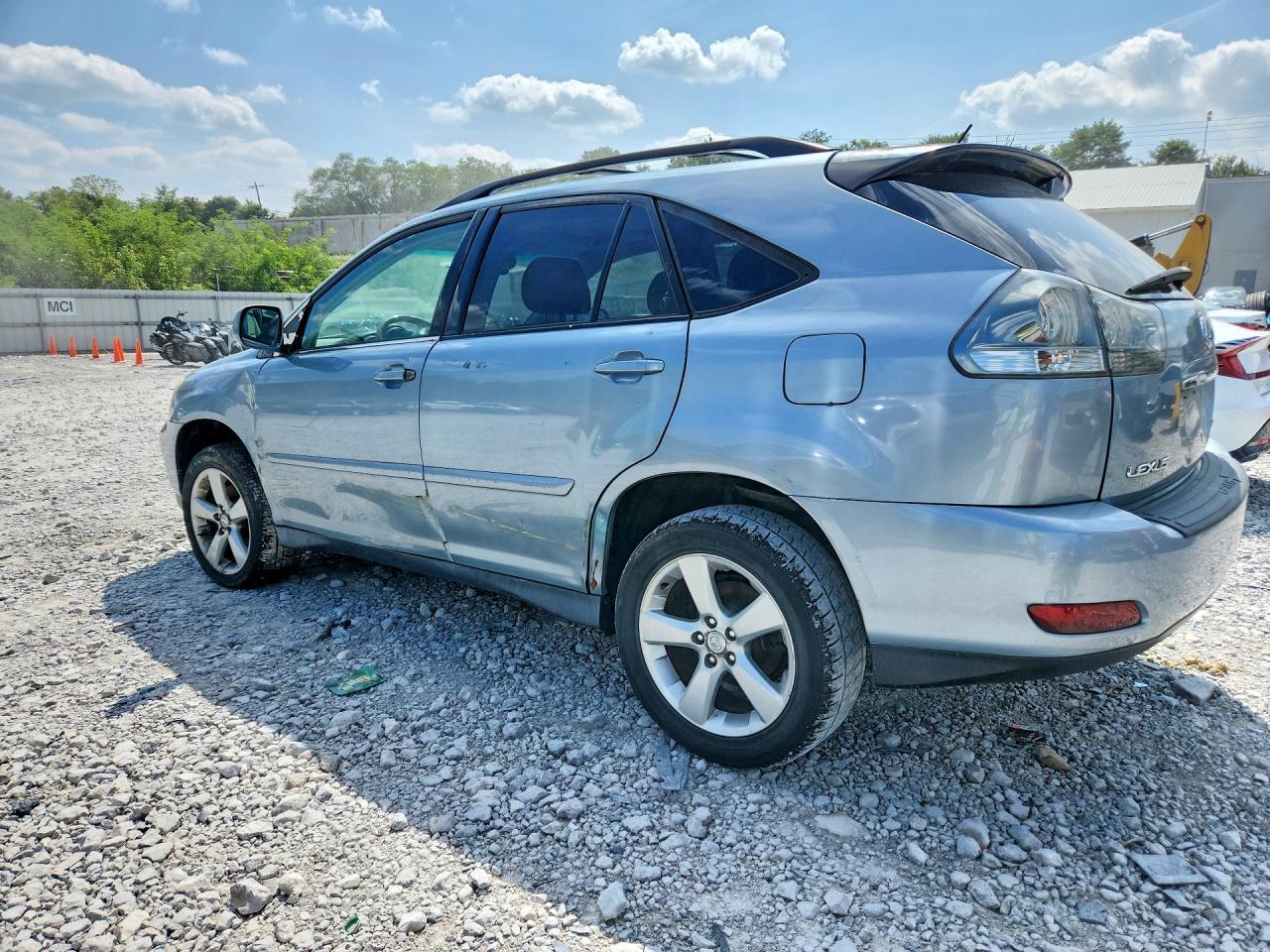 2004 Lexus Rx 330 - Image 2