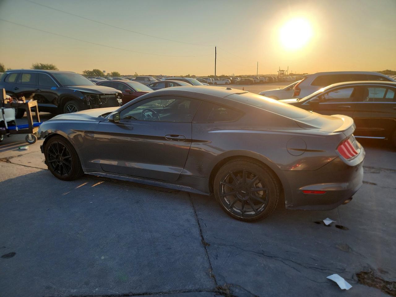 2019 Ford Mustang - Фото 2