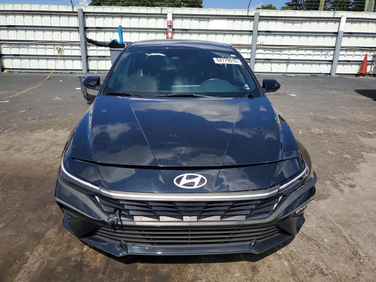 2025 Hyundai Elantra Sel Sport - Фото 5