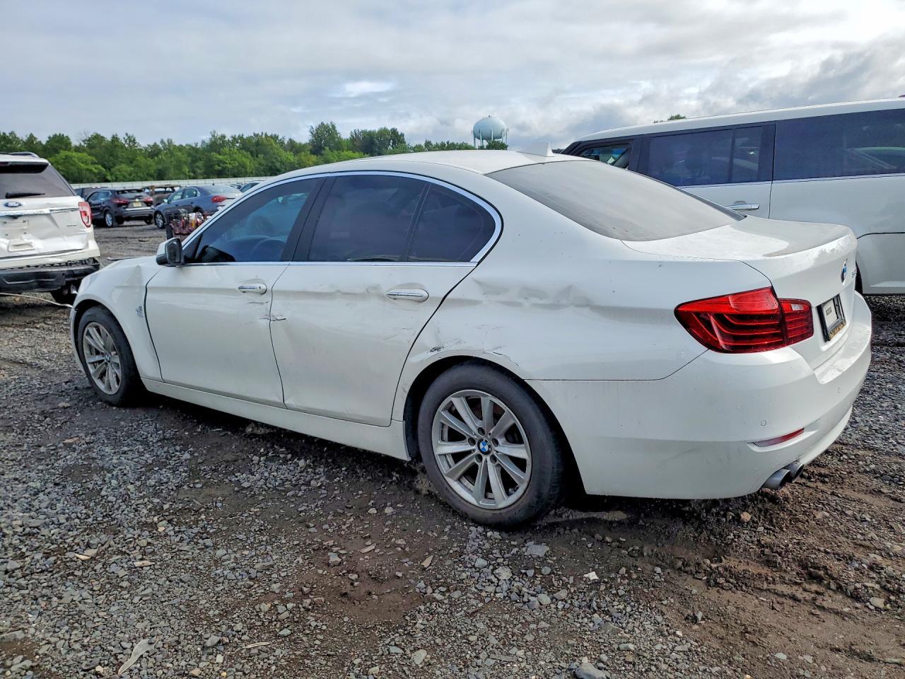2016 BMW 528 I - Image 2