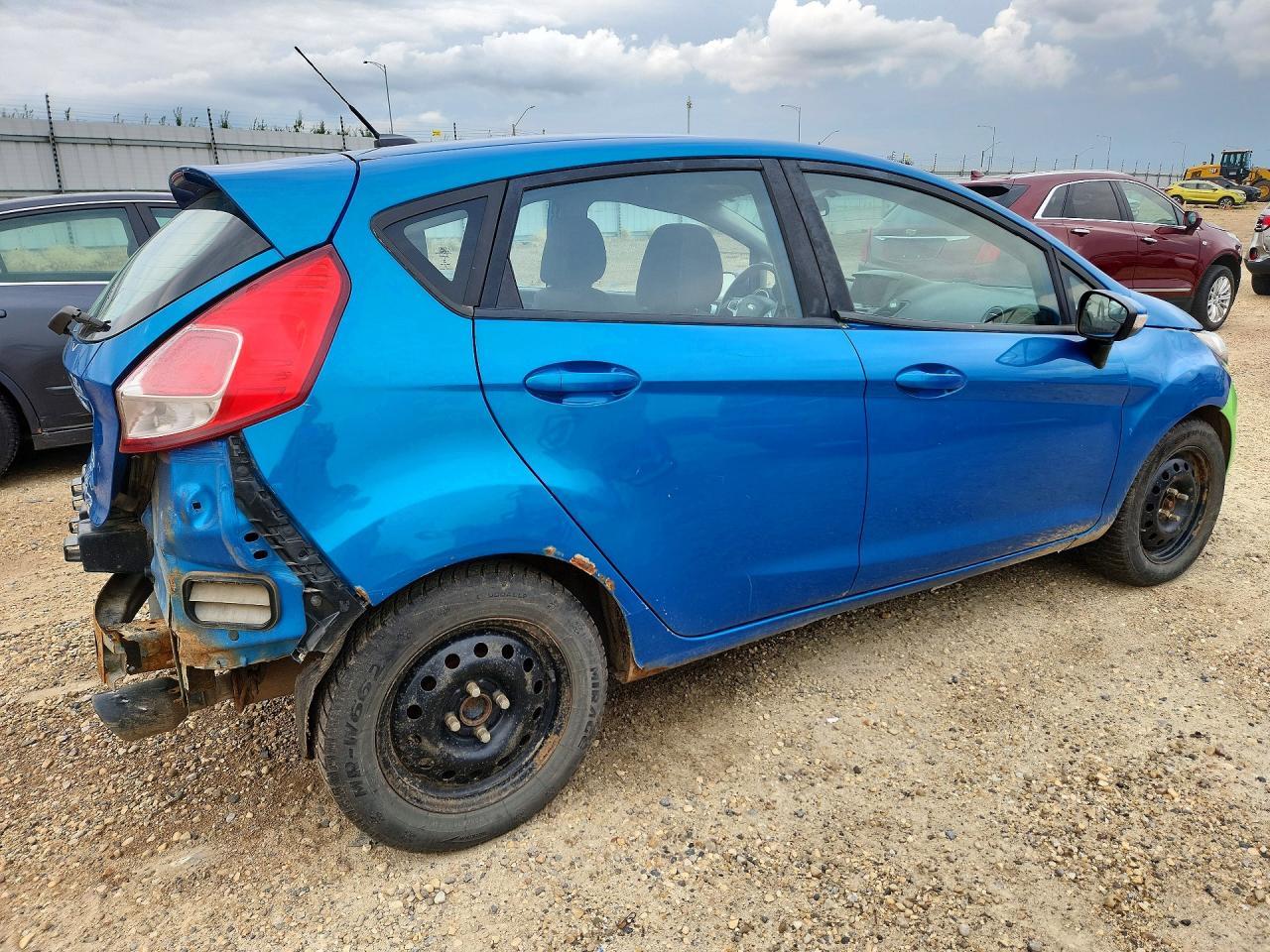 2015 Ford Fiesta Se - Image 3