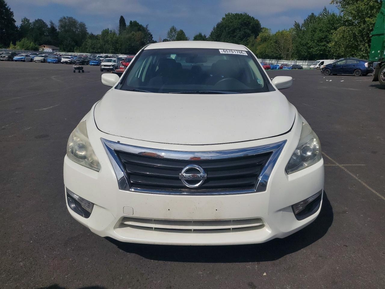 2014 Nissan Altima 2.5 S - Image 5