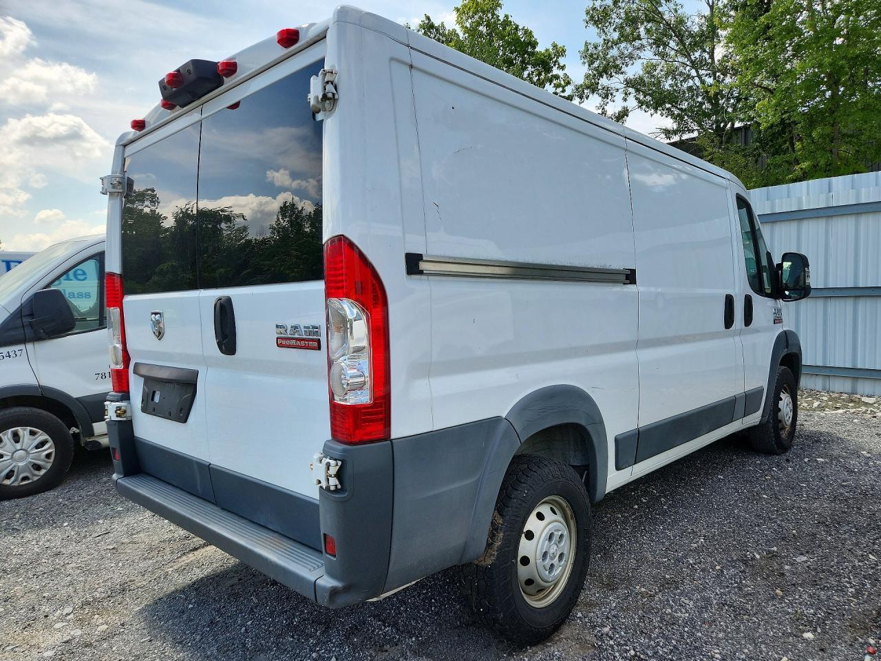 2018 Ram Promaster 1500 Vf Delivery Van - Фото 3