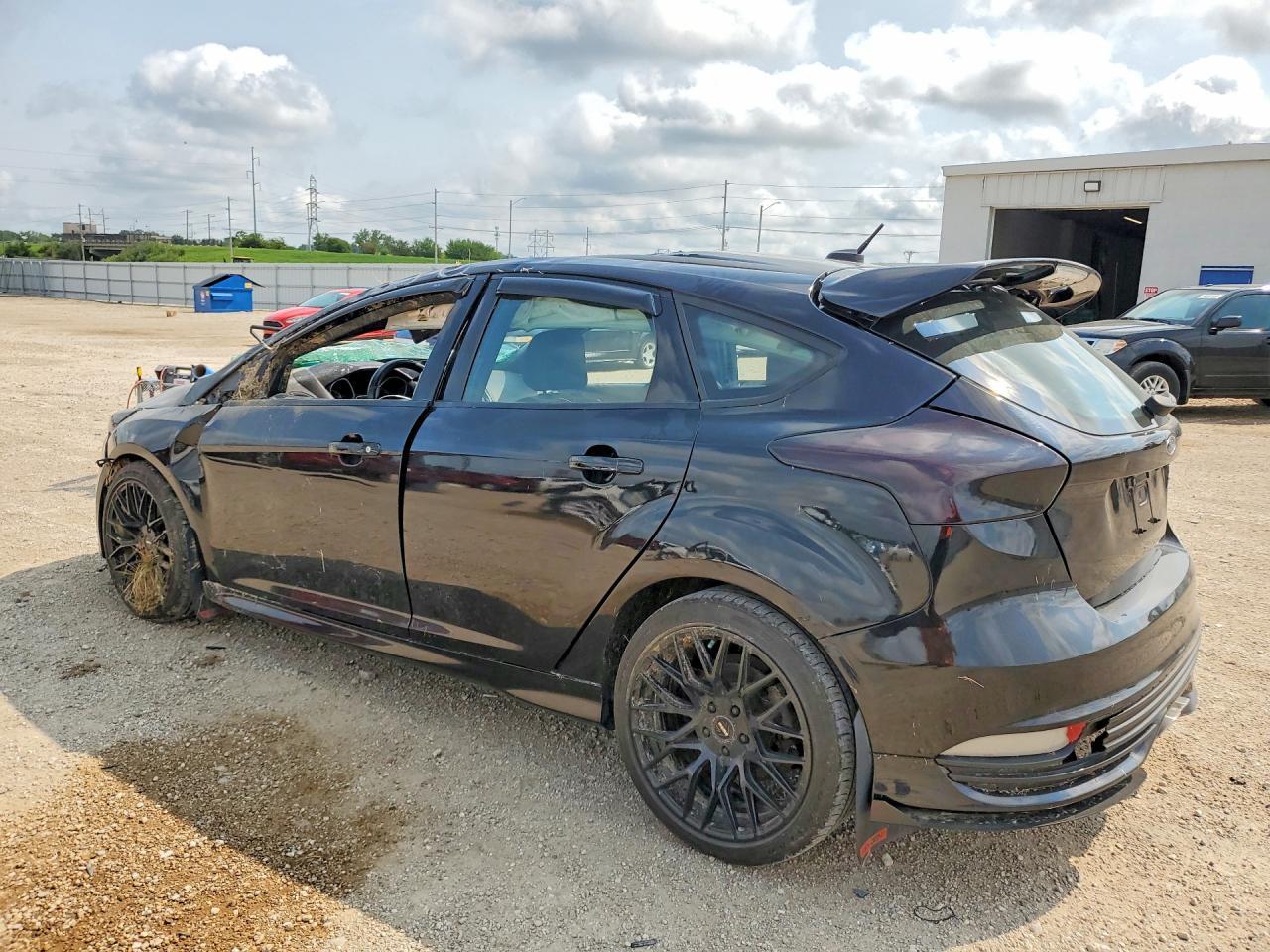 2017 Ford Focus St - Image 2
