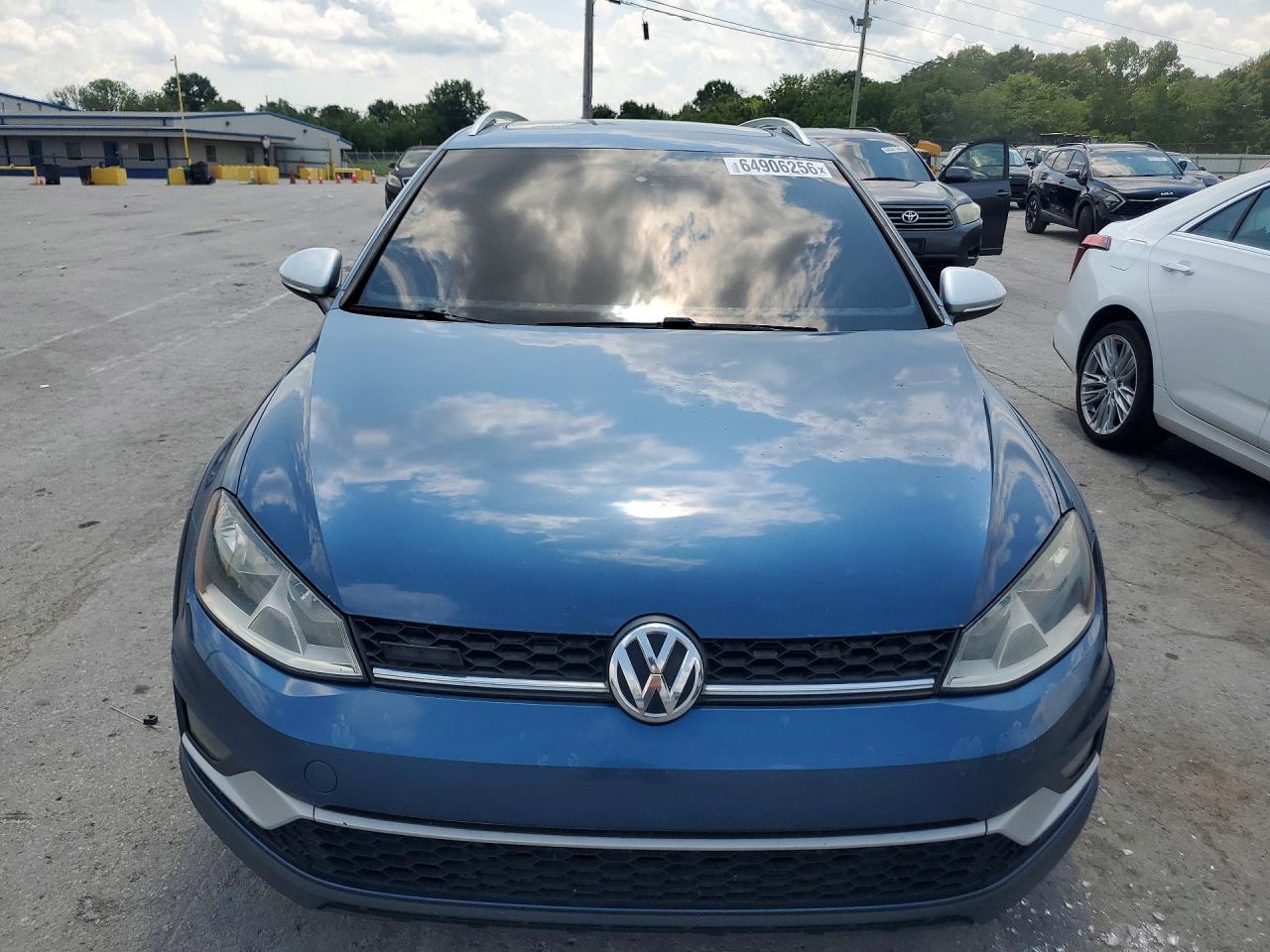2017 Volkswagen Golf Alltrack S - Image 5