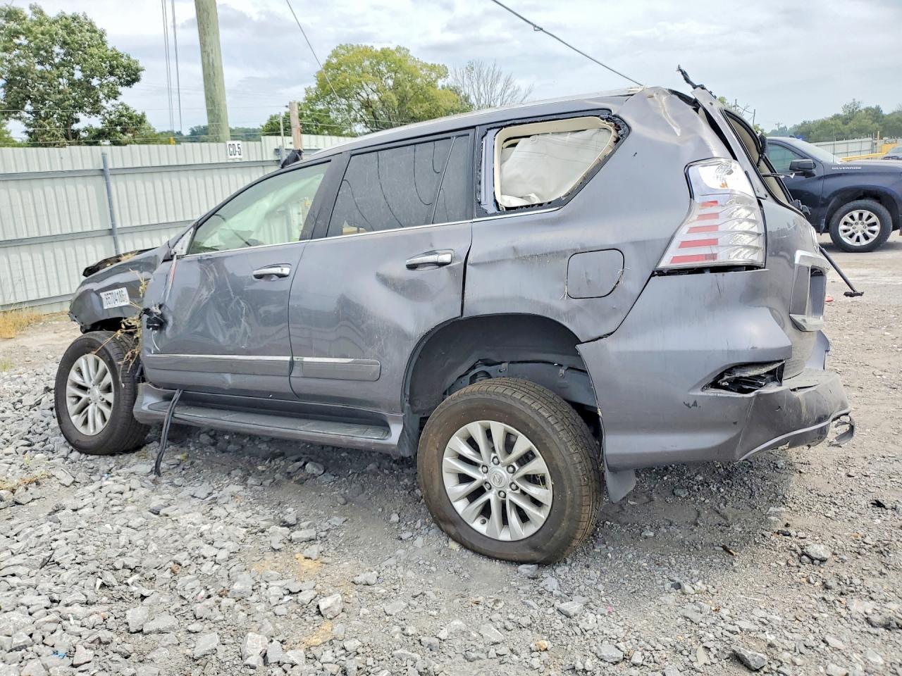2016 Lexus Gx 460 - Image 2