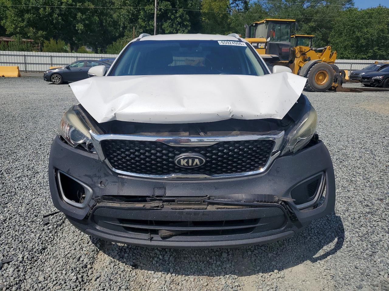 2017 Kia Sorento Lx - Image 5