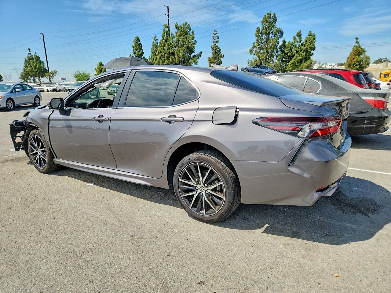 2024 Toyota Camry Se - Image 2
