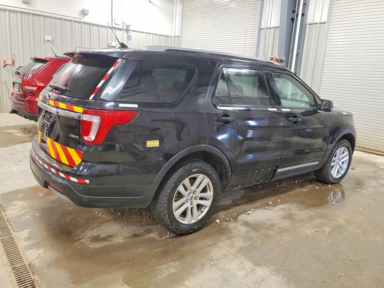 2019 Ford Explorer Xlt - Фото 3