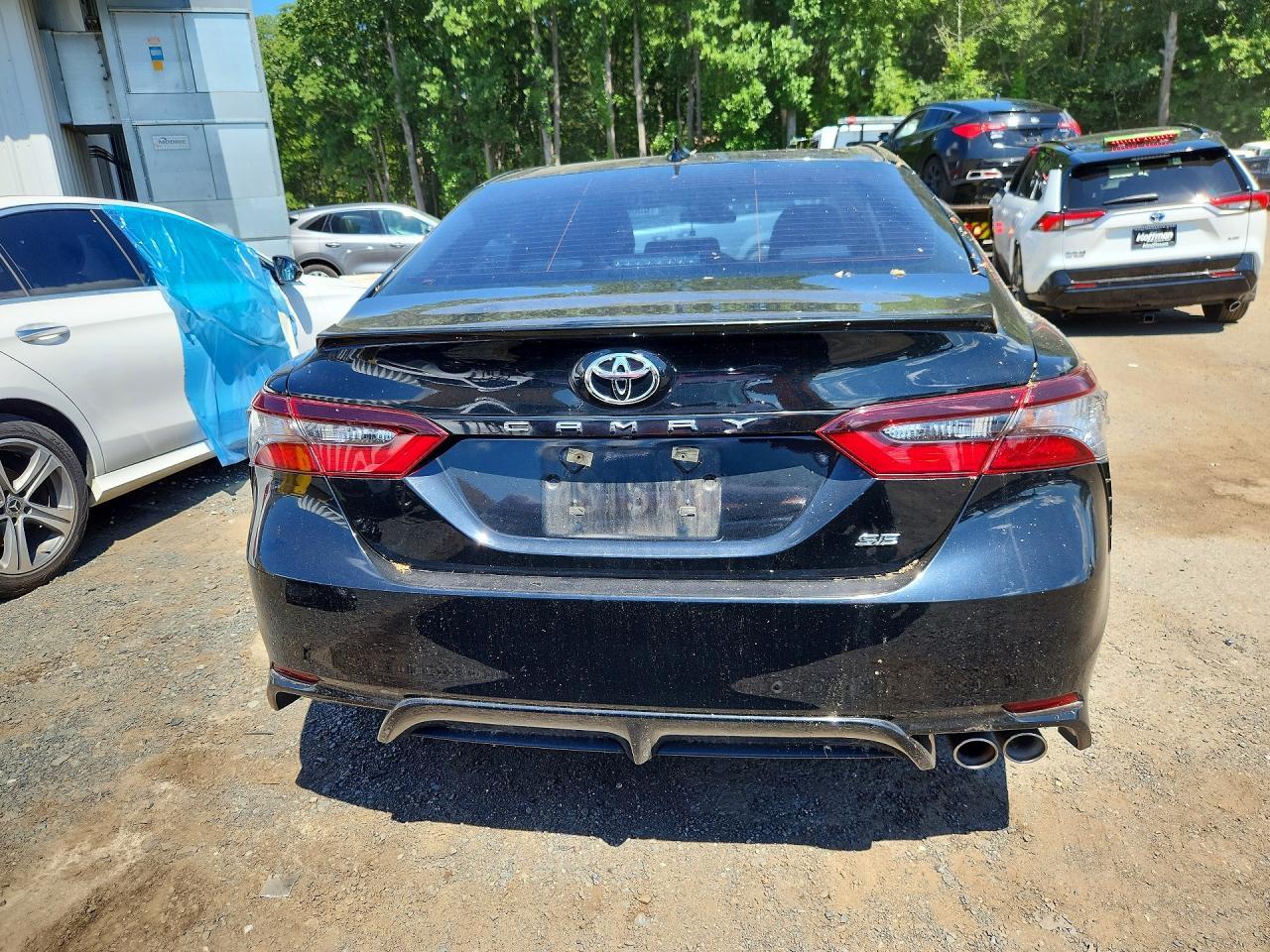 2022 Toyota Camry Se - Image 6