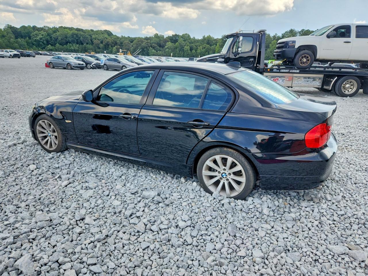 2011 BMW 328 I - Фото 2