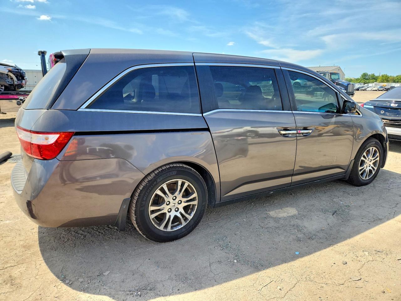 2012 Honda Odyssey Exl - Image 3