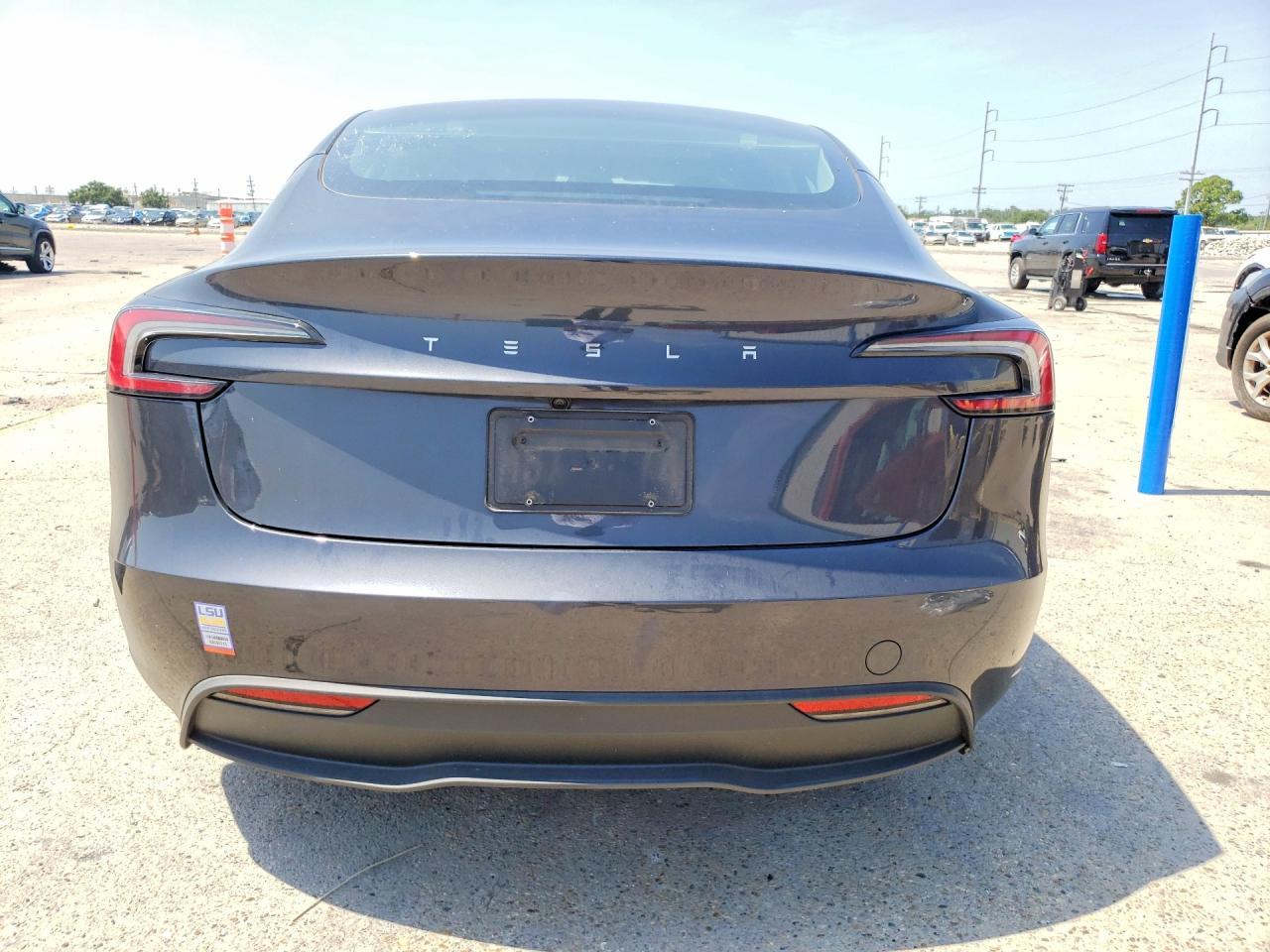 2025 Tesla Model 3 - Фото 6