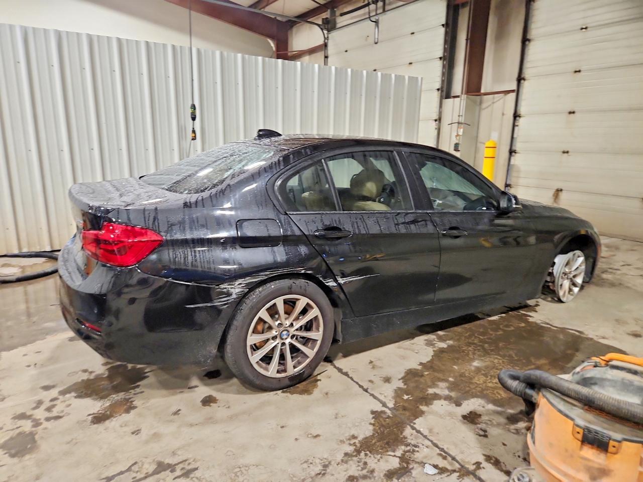 2017 BMW 320 I - Фото 3
