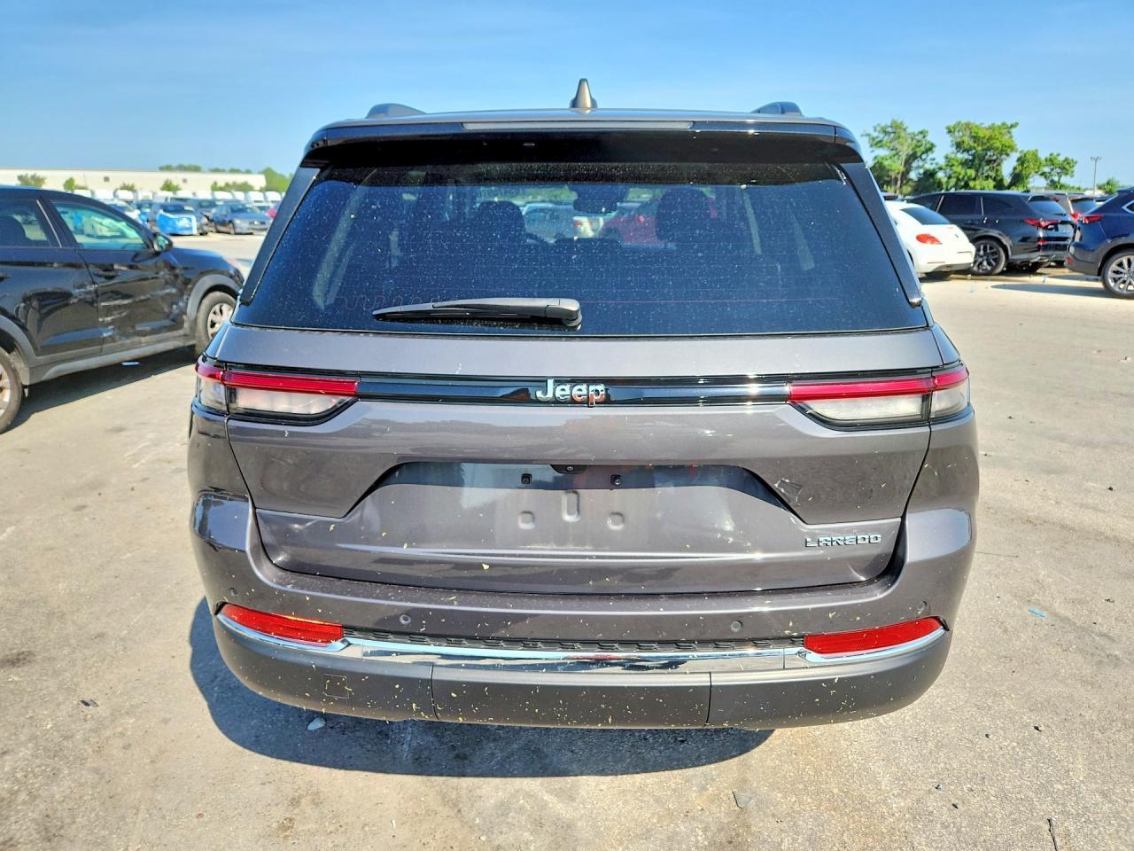 2023 Jeep Grand Cherokee Laredo - Image 6