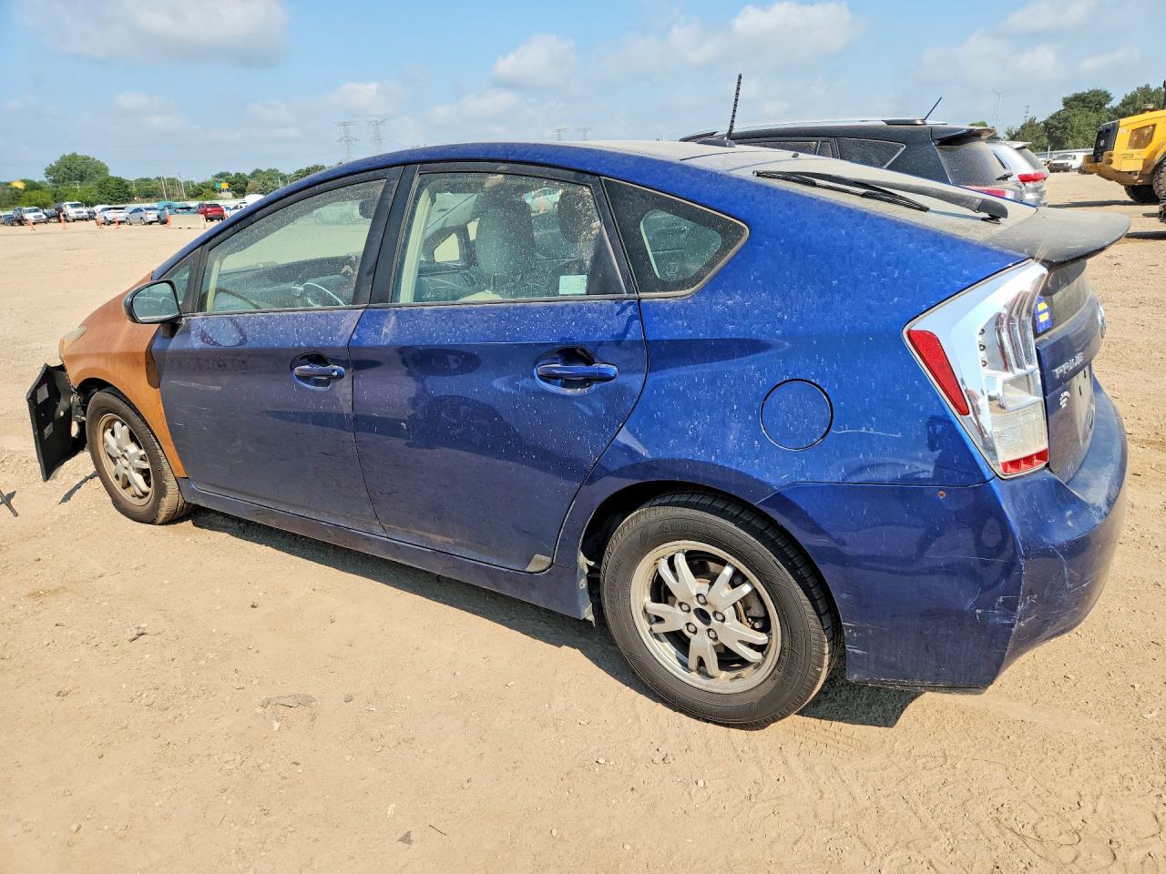 2011 Toyota Prius Three - Image 2