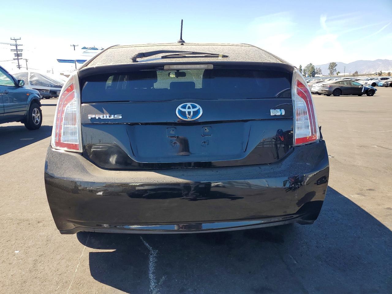 2015 Toyota Prius Three - Фото 6