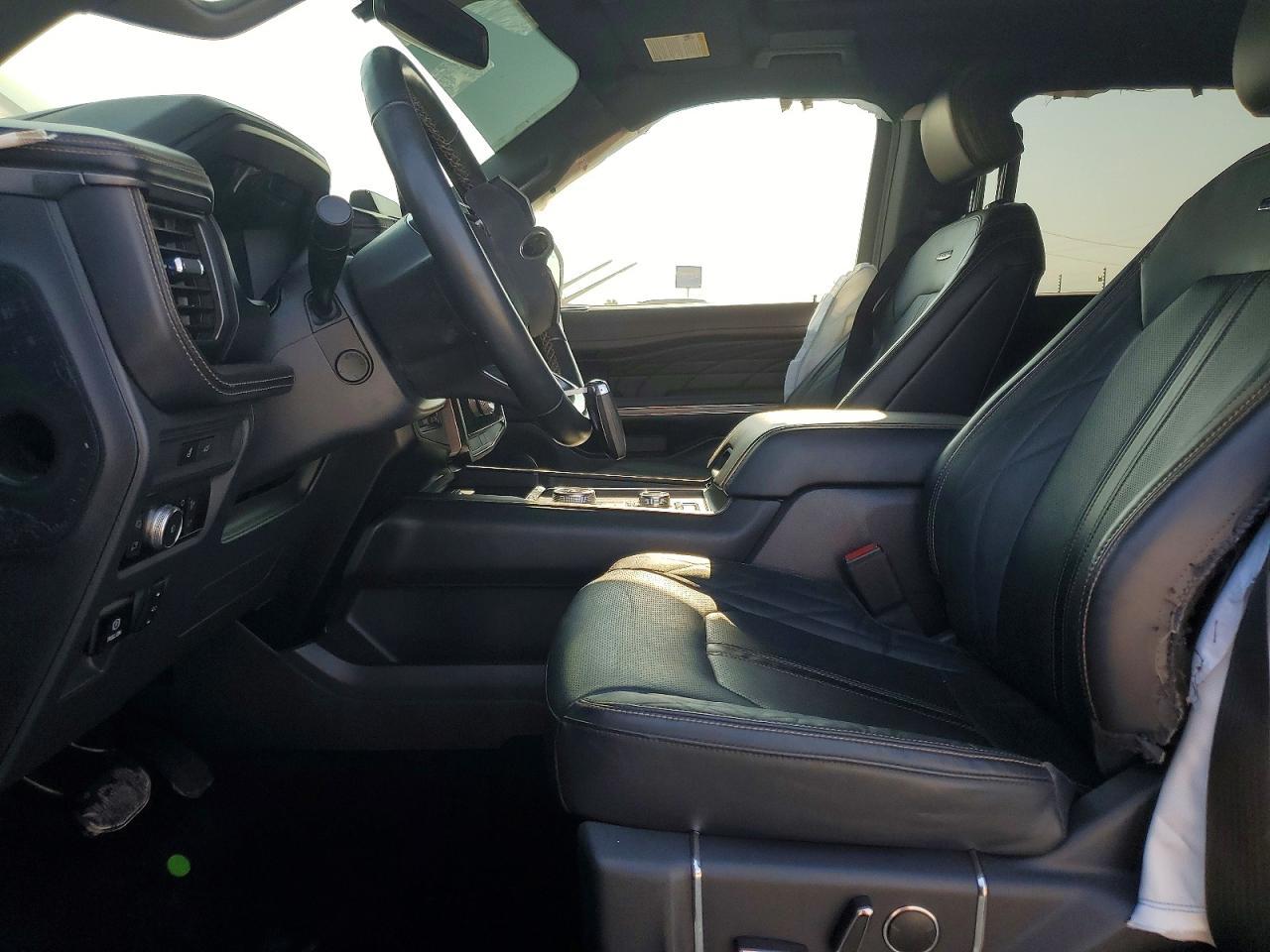 2022 Ford Expedition Max Platinum - Image 7