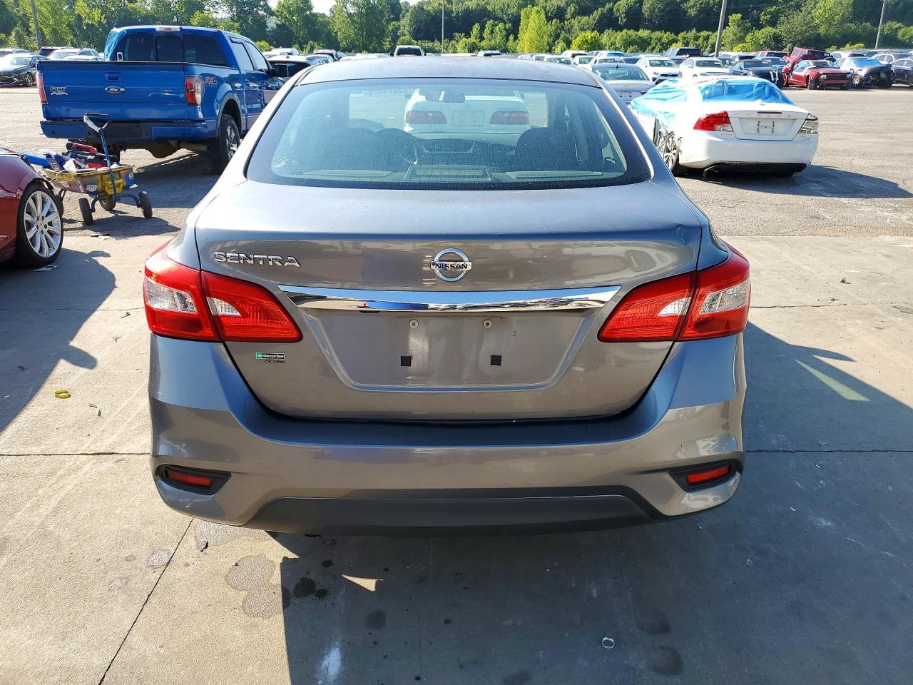 2018 Nissan Sentra S - Фото 6