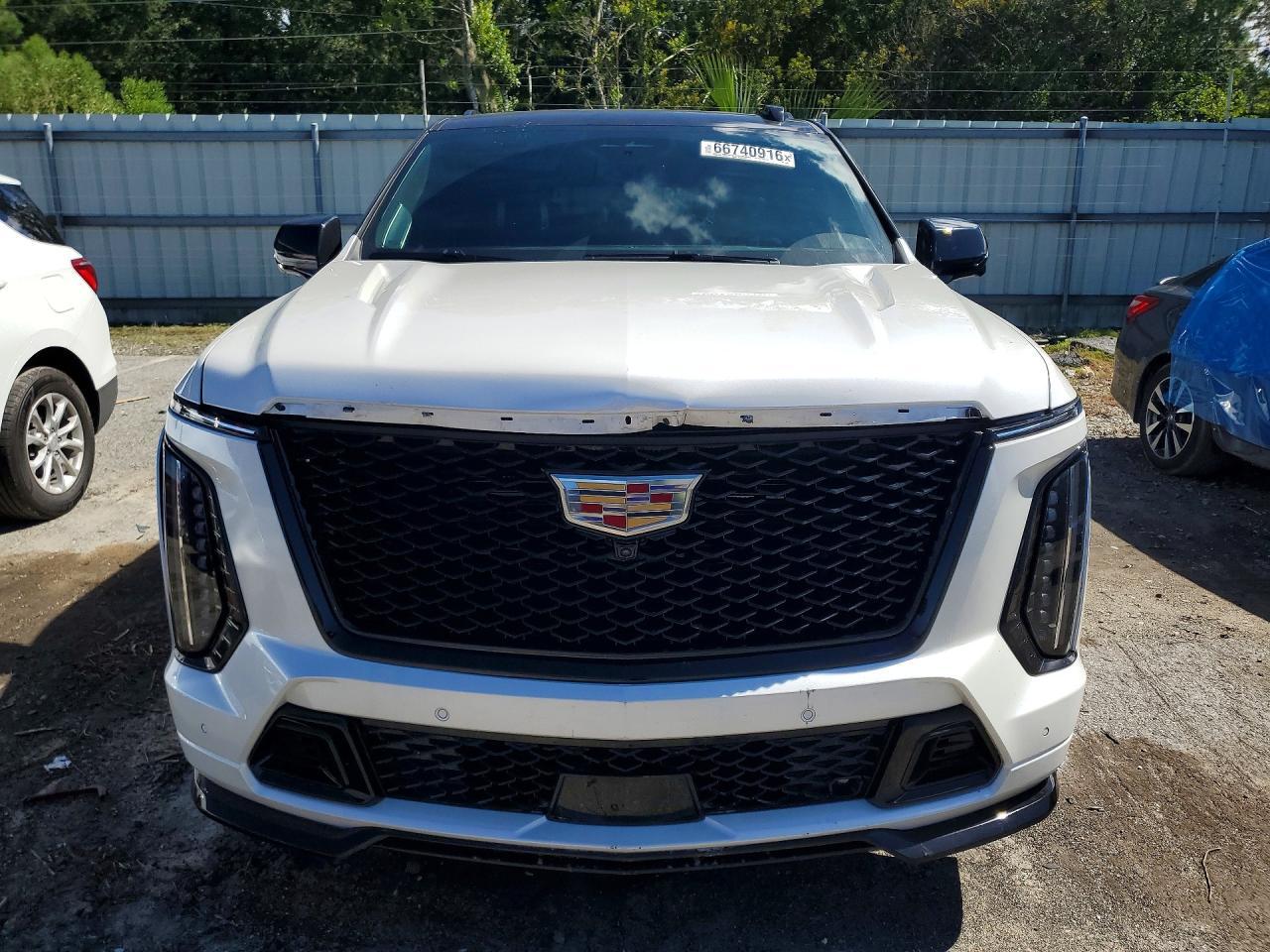 2025 Cadillac Escalade V - Image 5