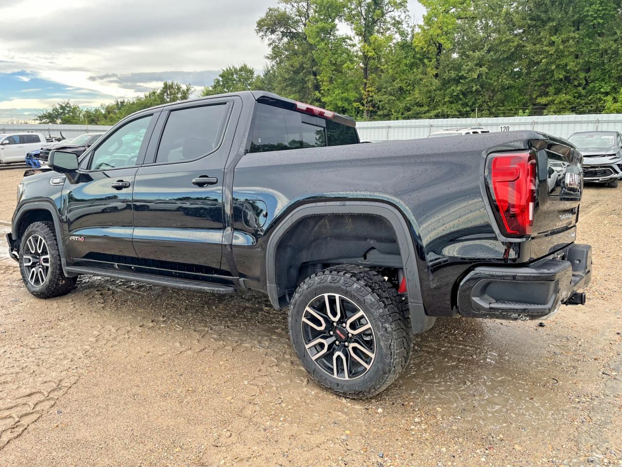 2026 GMC Sierra 1500 At4 Crew - Image 2