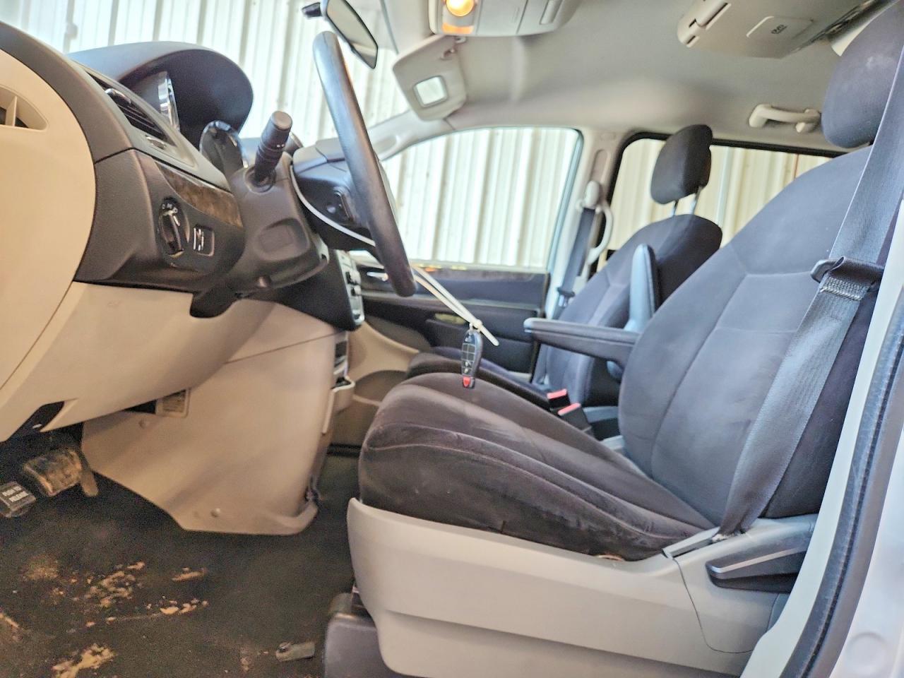 2011 Dodge Grand Caravan Express - Image 7