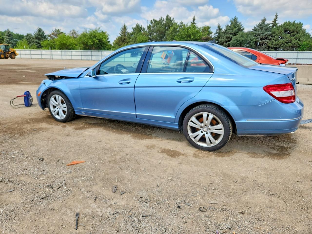 2011 Mercedes-Benz C 300 4Matic - Image 2