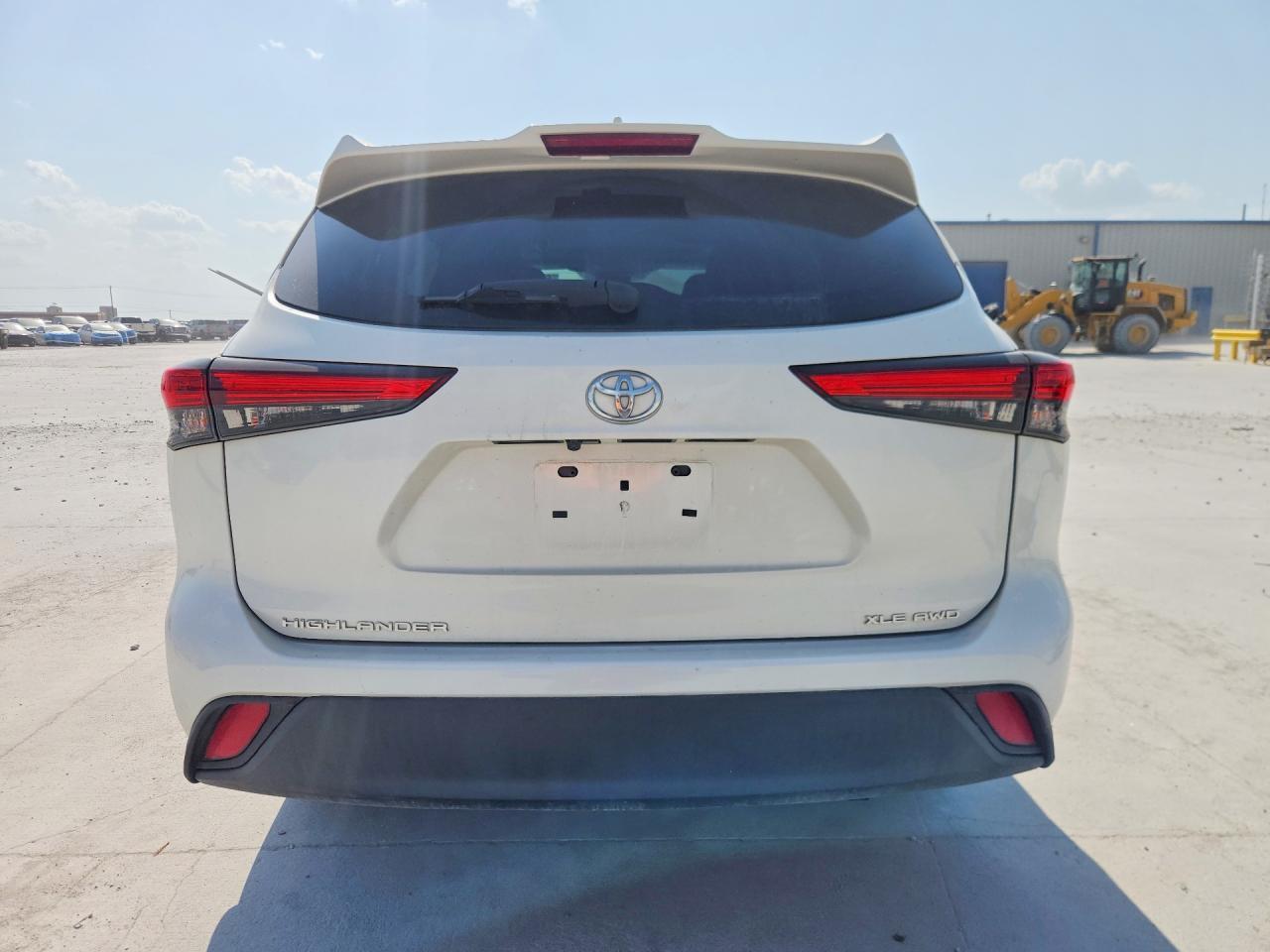 2021 Toyota Highlander Xle - Image 6