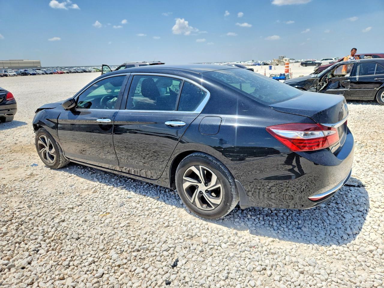 2017 Honda Accord Lx - Фото 2