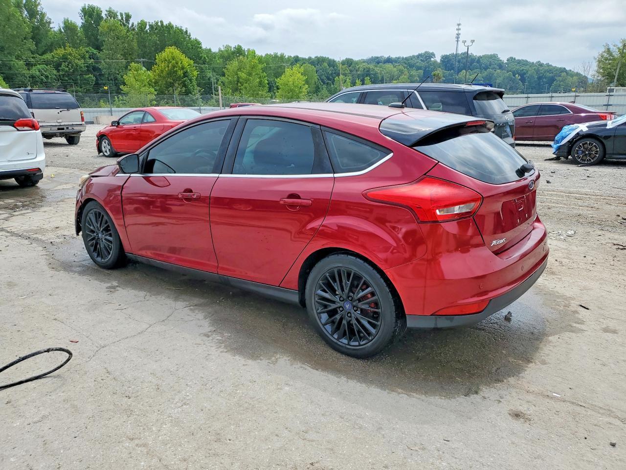 2017 Ford Focus Titanium - Фото 2