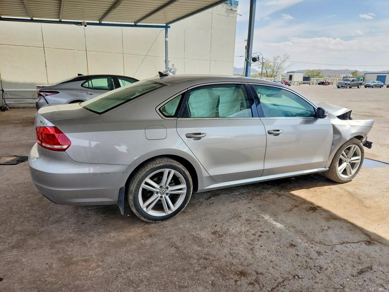 2014 Volkswagen Passat Se - Image 3