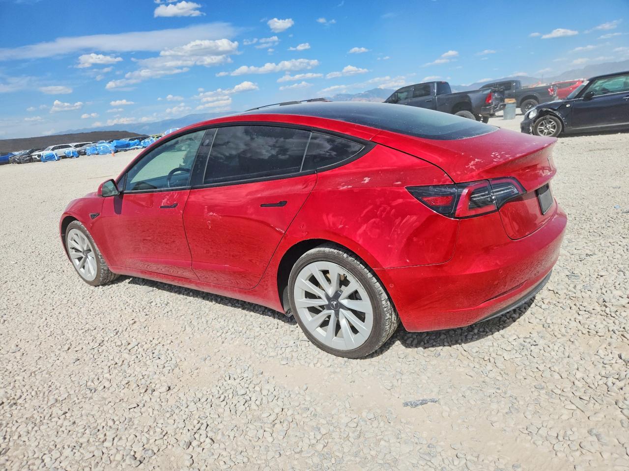 2022 Tesla Model 3 - Фото 2