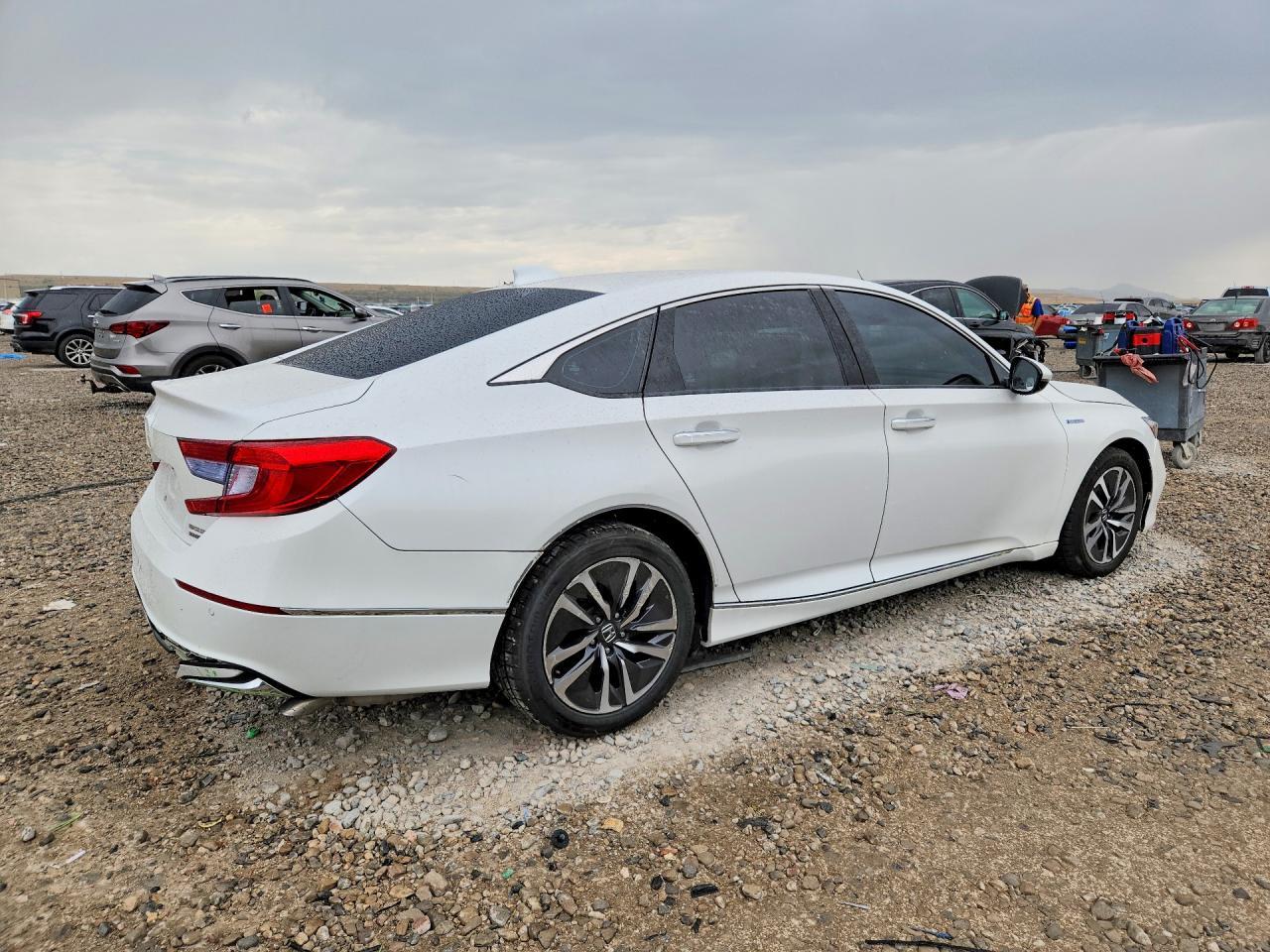 2020 Honda Accord Touring Hybrid - Image 3