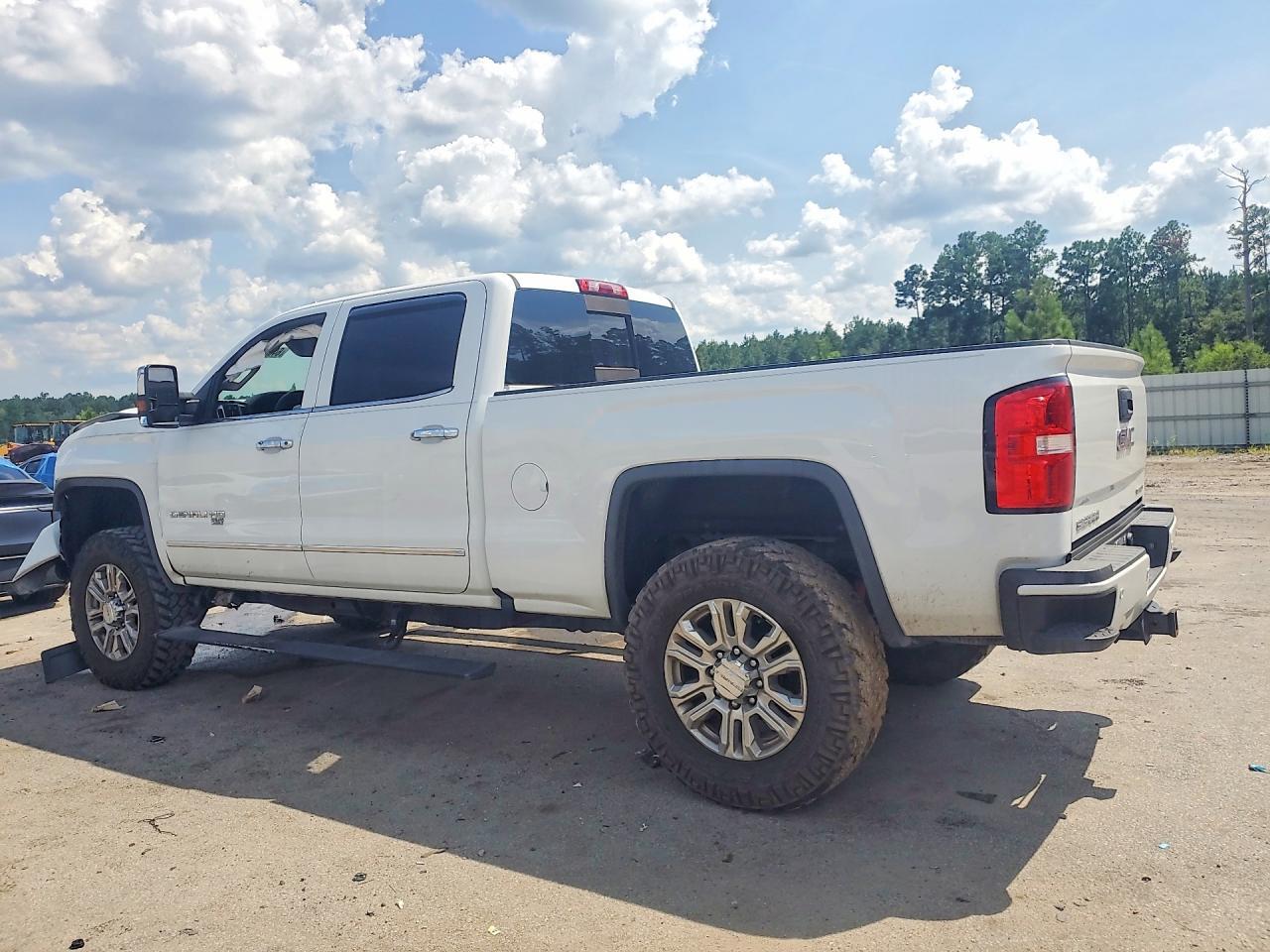 2018 GMC Sierra K2500 Denali - Image 2