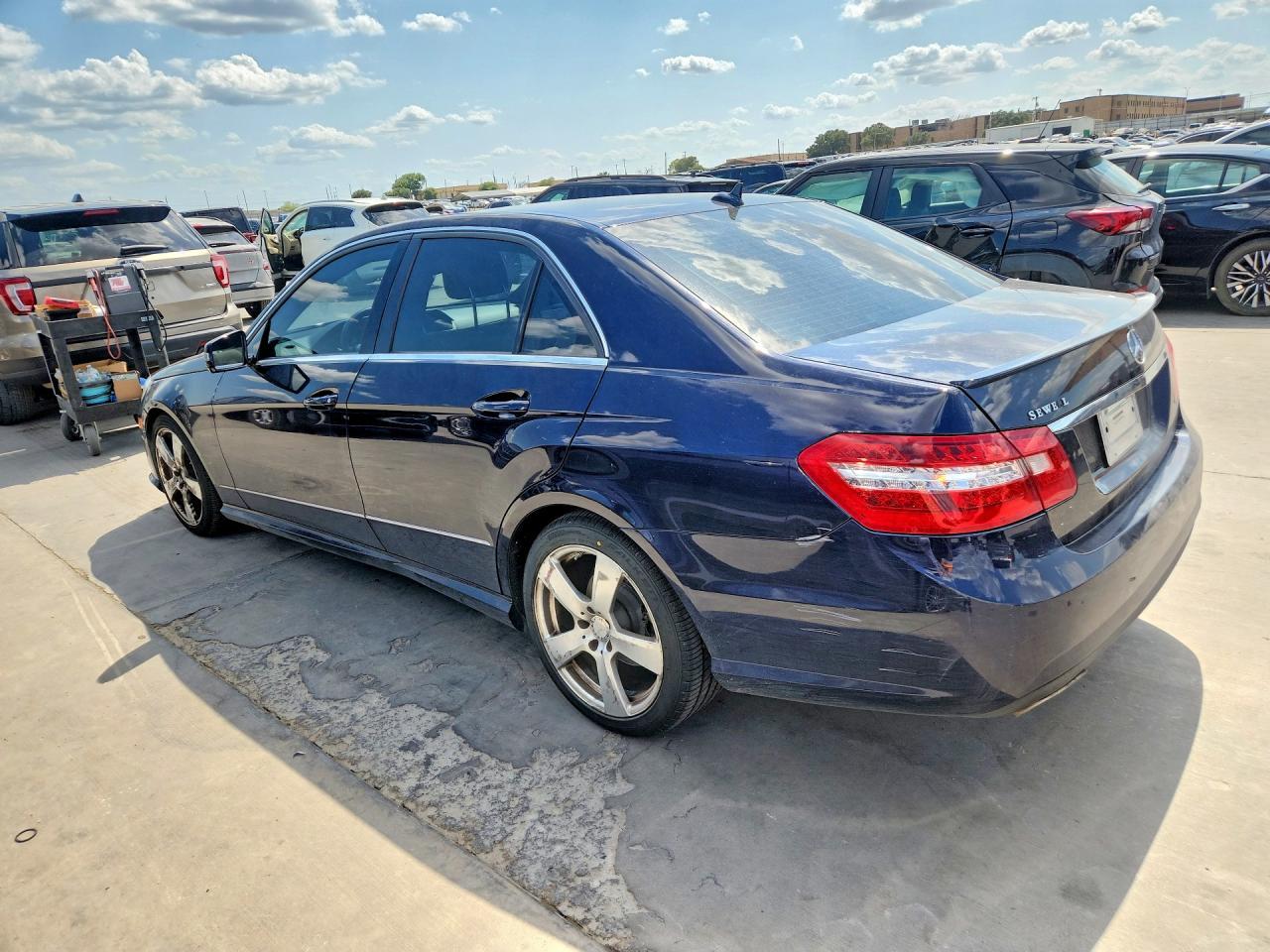 2010 Mercedes-Benz E 350 - Фото 2