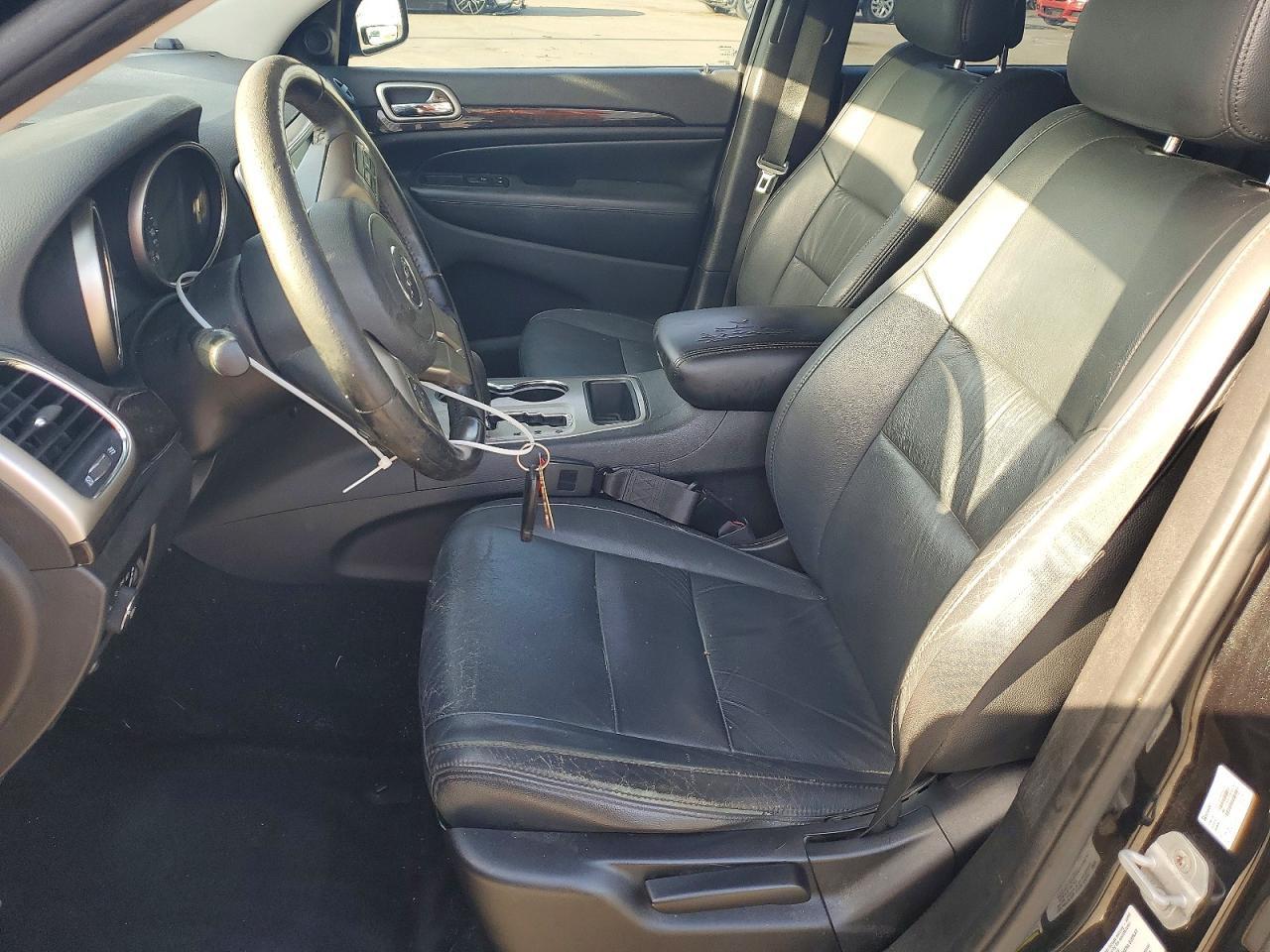 2012 Jeep Grand Cherokee Laredo - Image 7