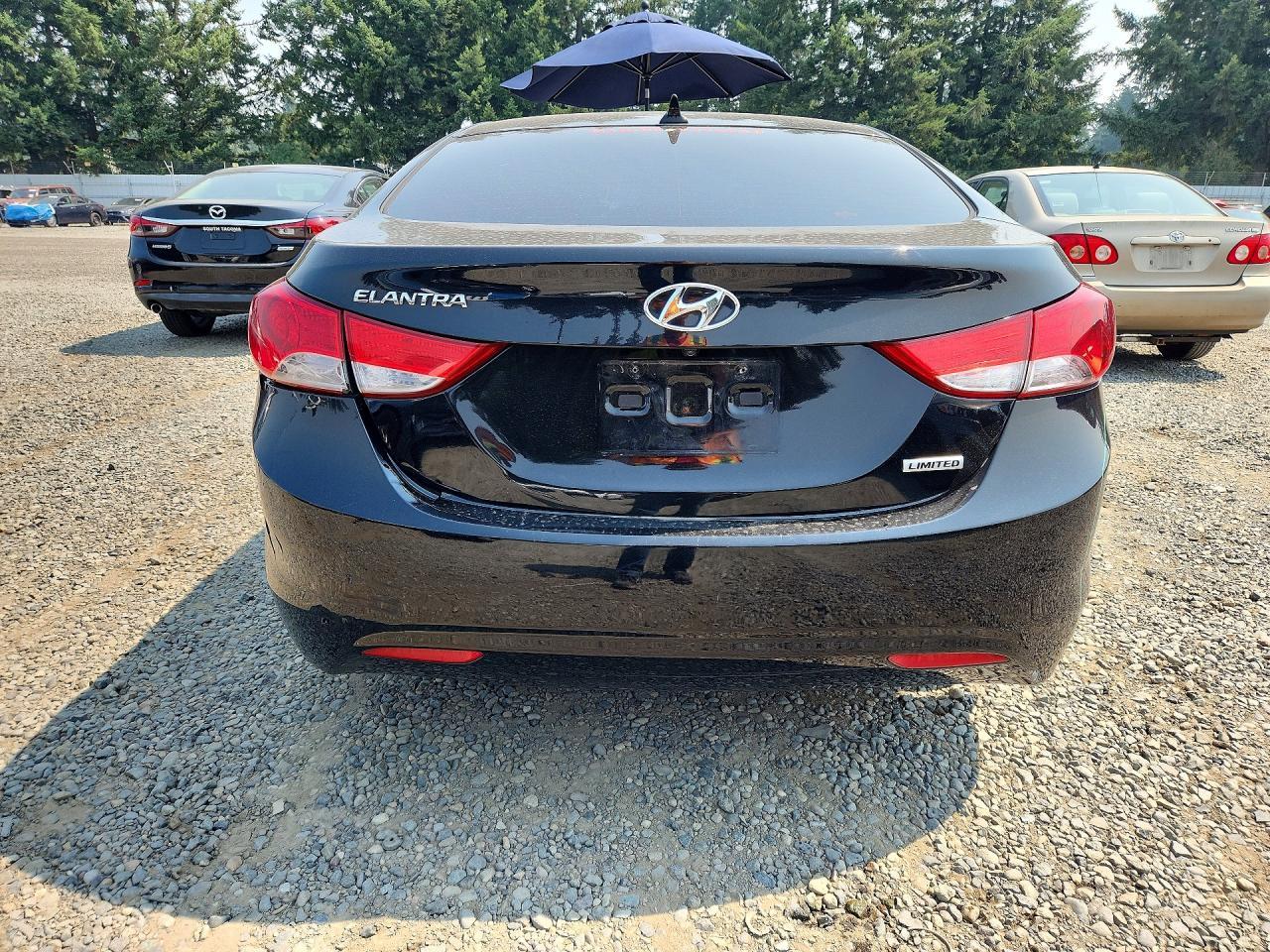 2013 Hyundai Elantra Limited - Image 6