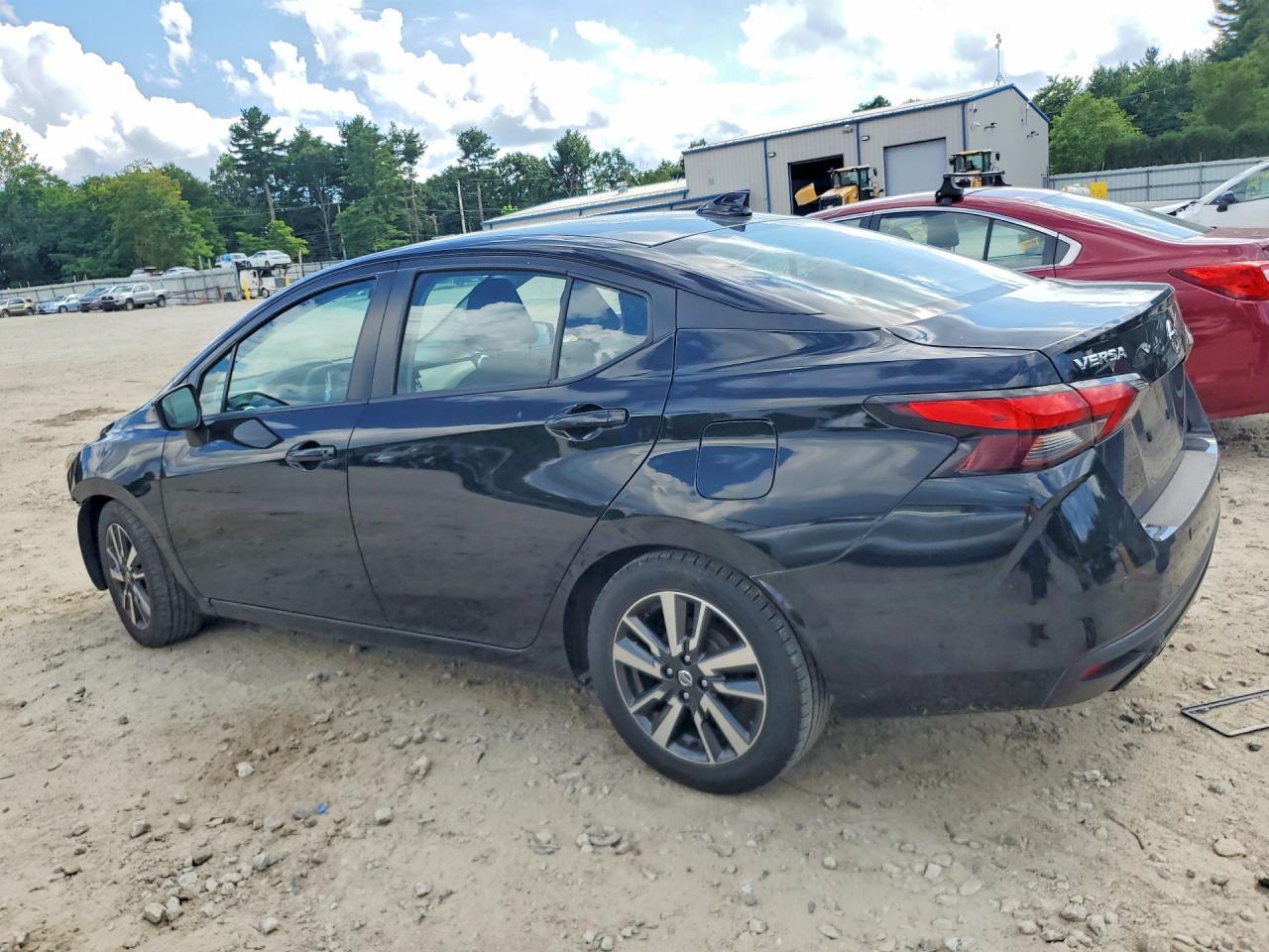 2021 Nissan Versa Sv - Image 2