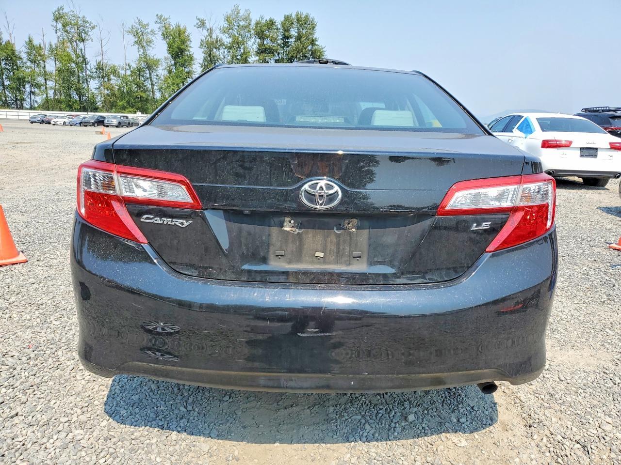 2014 Toyota Camry Le - Фото 6