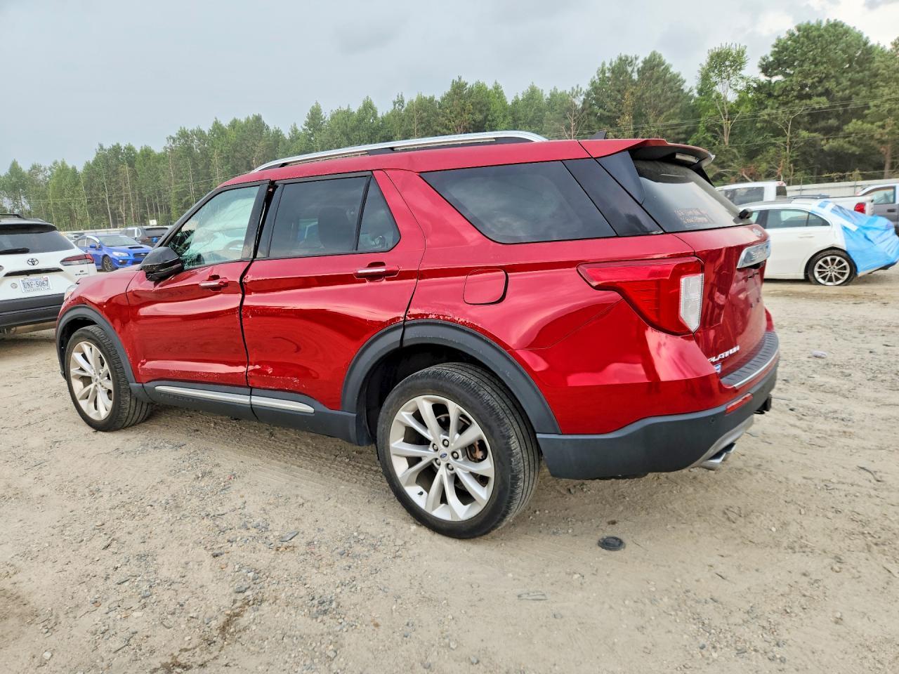 2023 Ford Explorer Platinum - Image 2