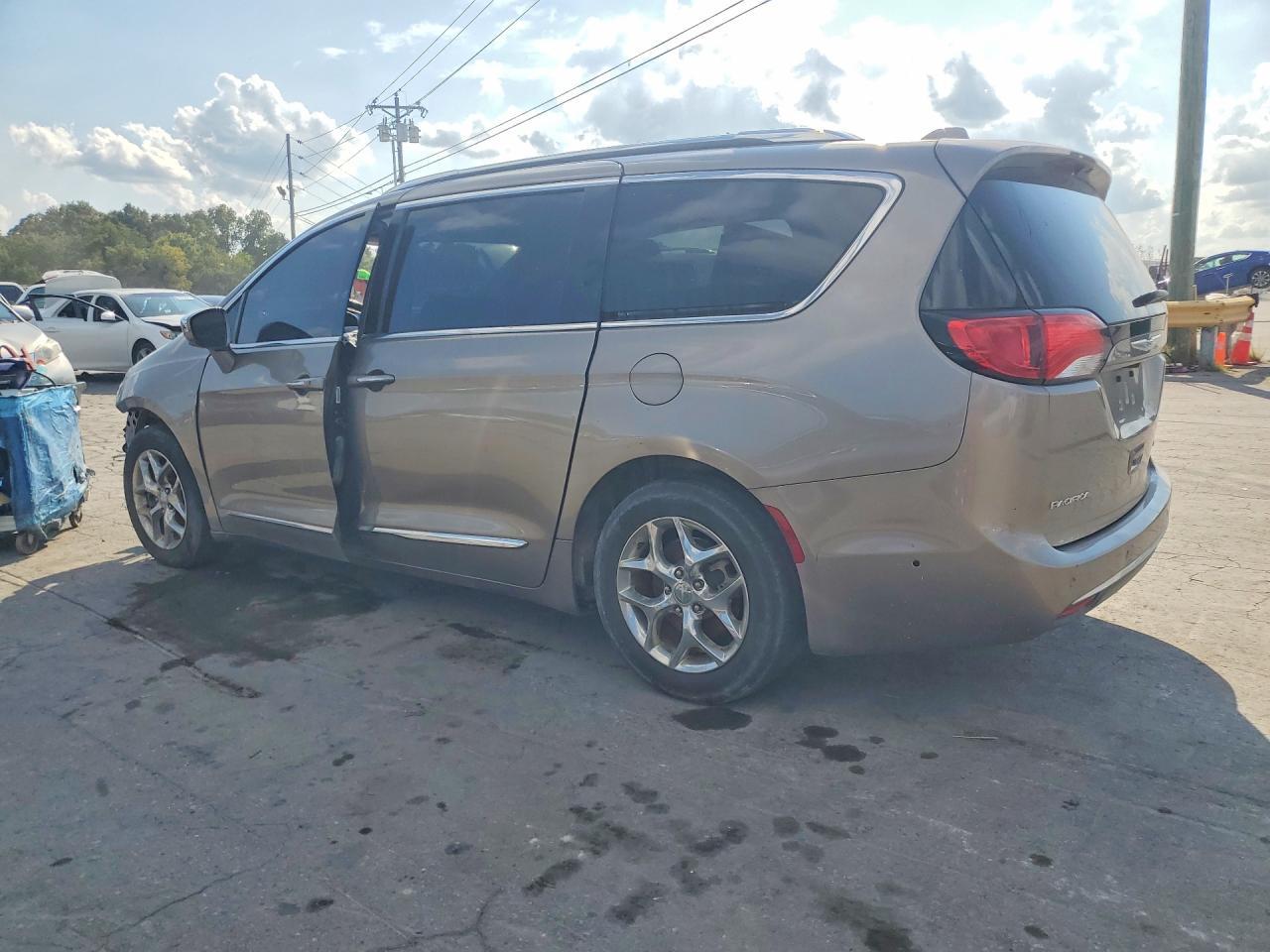 2017 Chrysler Pacifica Limited - Фото 2