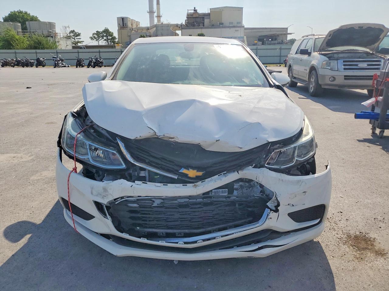 2018 Chevrolet Cruze Ls - Фото 5
