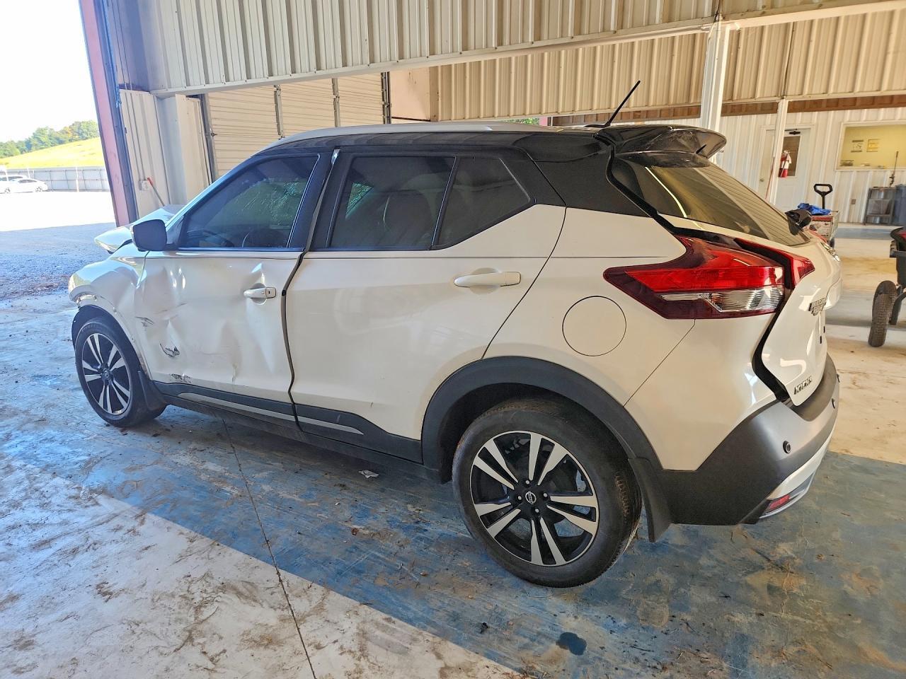 2020 Nissan Kicks Sr - Фото 2