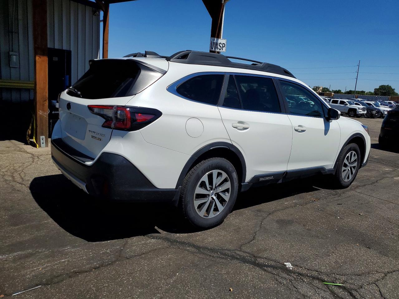 2020 Subaru Outback Premium - Фото 3
