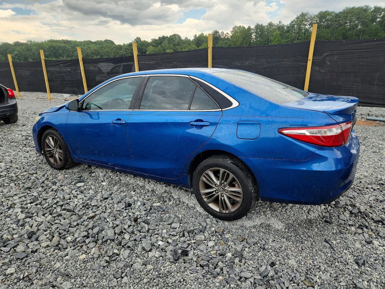 2017 Toyota Camry Se - Фото 2