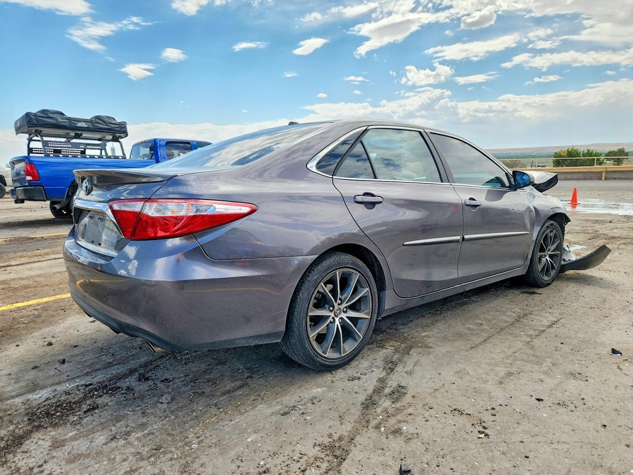 2016 Toyota Camry Xse V6 - Image 3