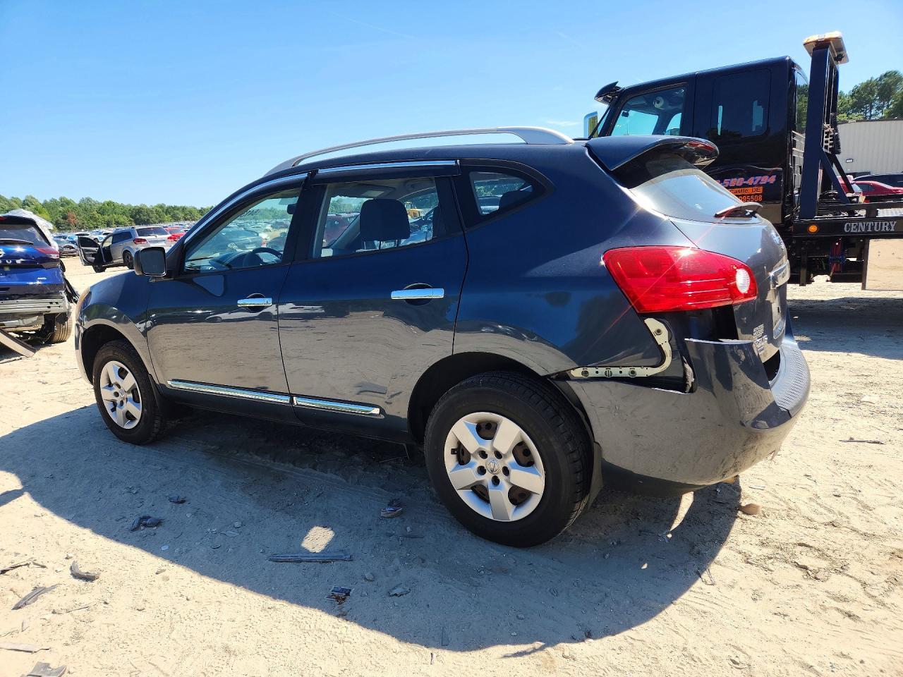 2014 Nissan Rogue Select S - Image 2