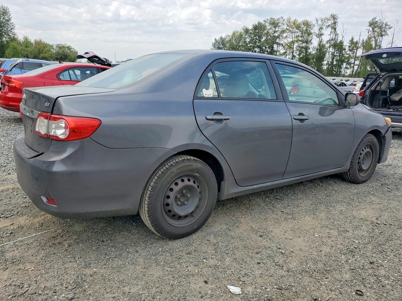 2011 Toyota Corolla Le - Фото 3