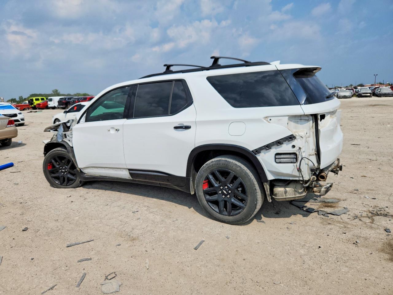 2018 Chevrolet Traverse Premier - Фото 2