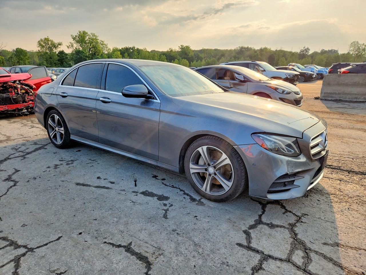 2017 Mercedes-Benz E 300 4Matic - Фото 4